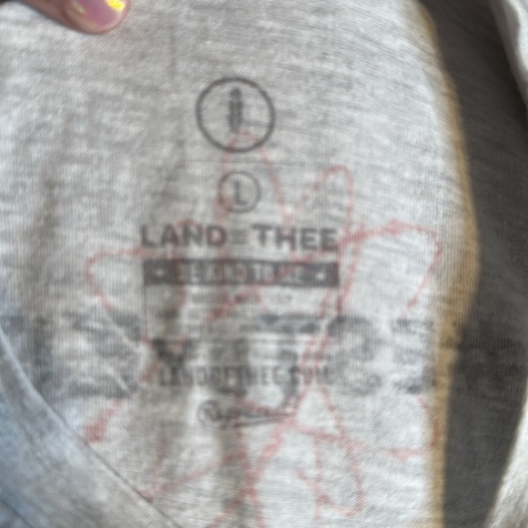 Unique Kisner Foundation T-Shirt with Finger Tracker Design - Picture 3 of 3